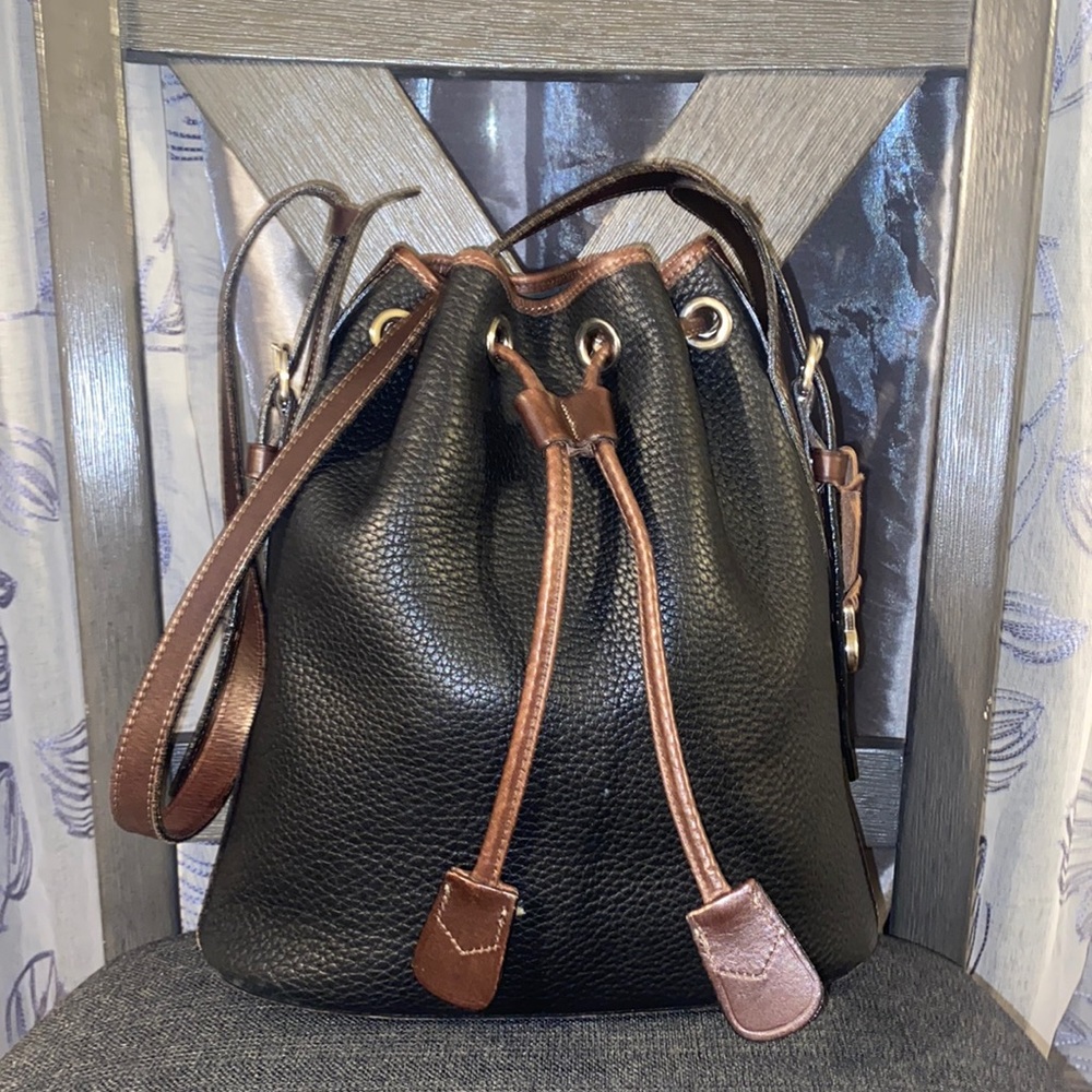 Vintage Dooney & Bourke bucket bag